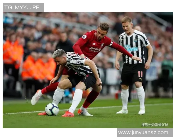 西汉姆联球星祖玛虐猫事件引发社会舆论关注与足球圈道德反思